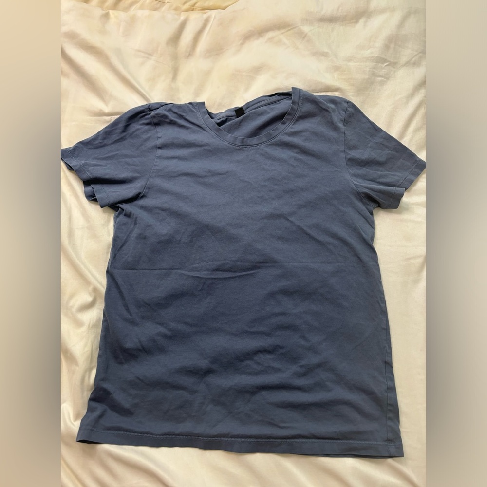 Six different uniqlo short sleeves. 10$ each